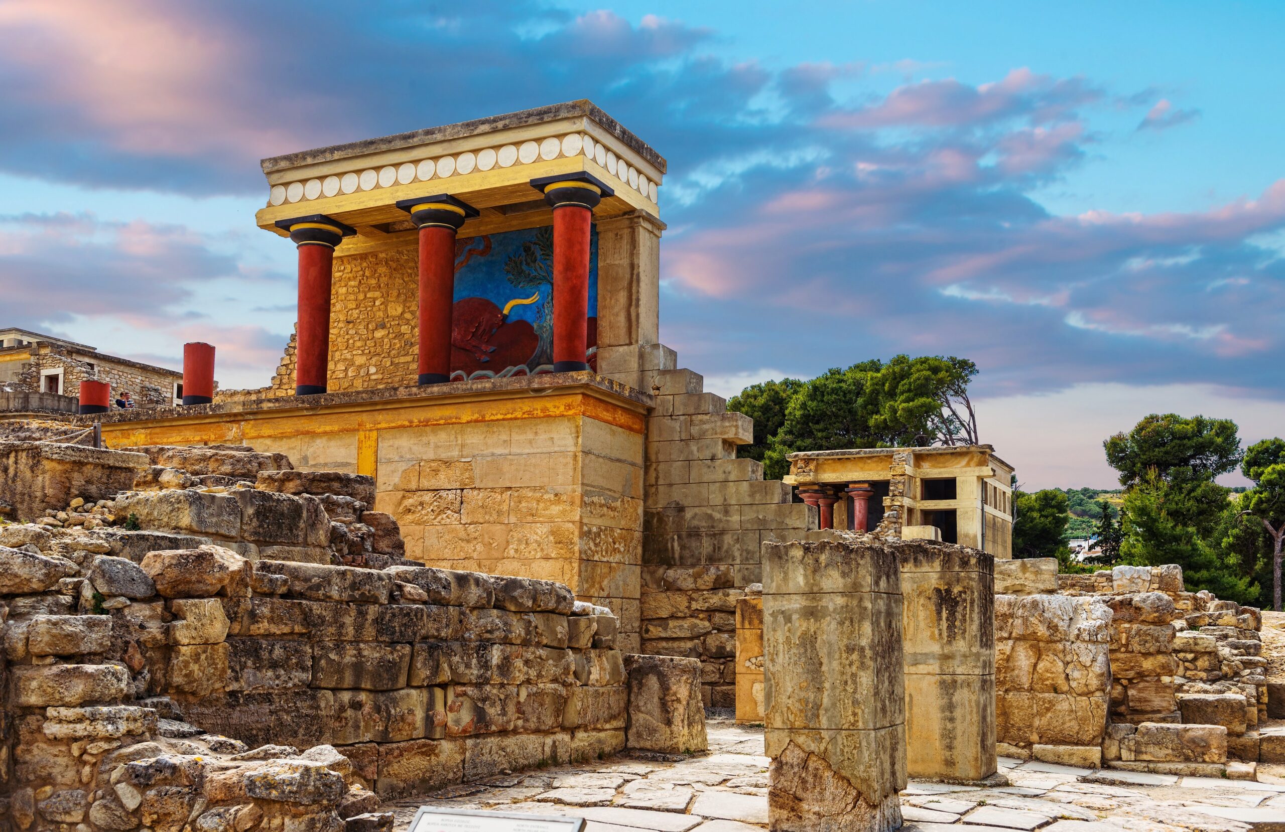 ​Unraveling the Mysteries of the Ancient City of Knossos
